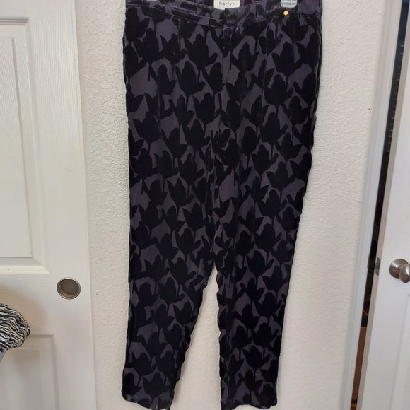 NWT Harlyn by Anthropologie Sienna Black Velvet Burnout Pants  SZ 4 - Picture 3 of 13